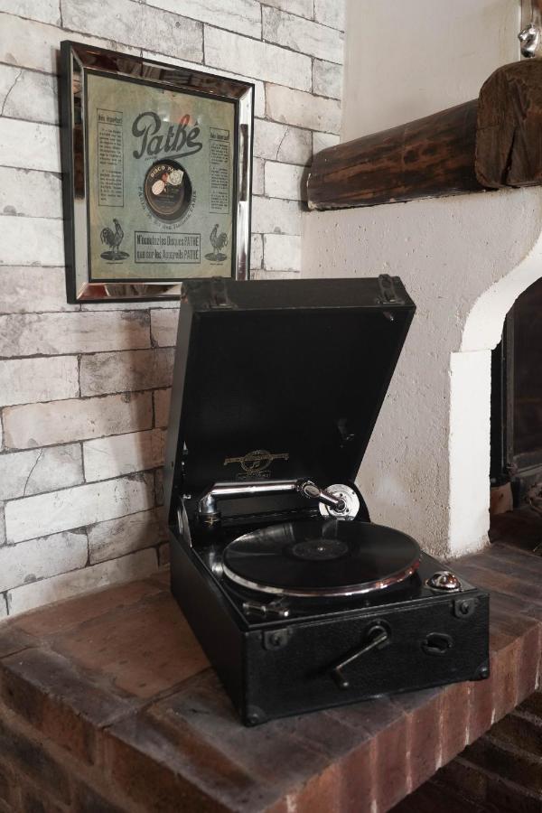 Maison De Charme, D'Artiste, Decoration Brocante Aigrefeuille-dʼAunis Εξωτερικό φωτογραφία